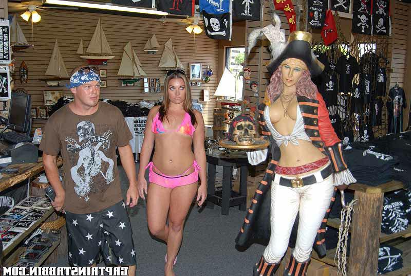 12P 12 pics and 1 movie of Lidia from Captain Stabbin