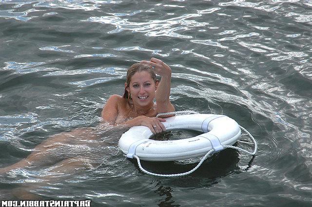 12P 12 pics and 1 movie of Savy from Captain Stabbin