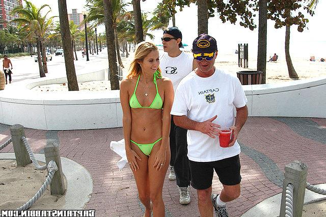 12P 12 pics and 1 movie of Savy from Captain Stabbin