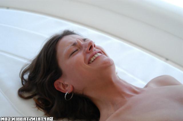 12P 12 pics and 1 movie of Roxy from Captain Stabbin