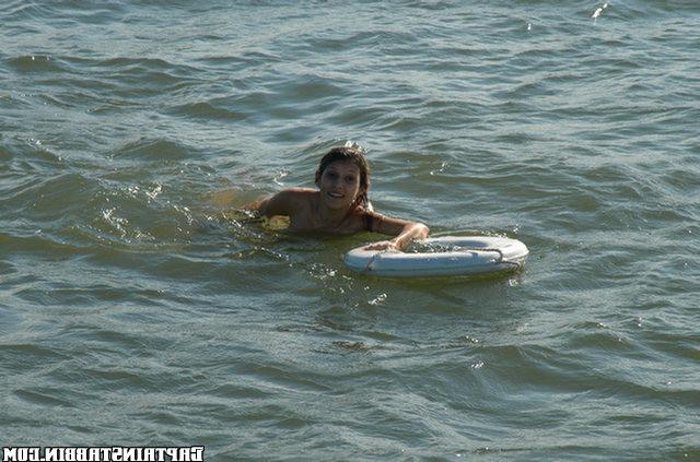 12P 12 pics and 1 movie of Alissa from Captain Stabbin