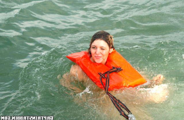12P 12 pics and 1 movie of Jeanie from Captain Stabbin