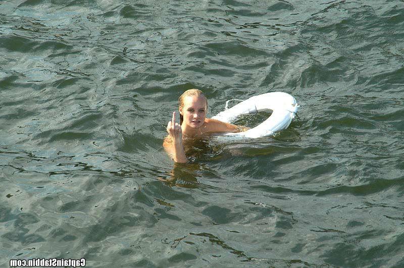 12P 12 pics and 1 movie of Leea from Captain Stabbin