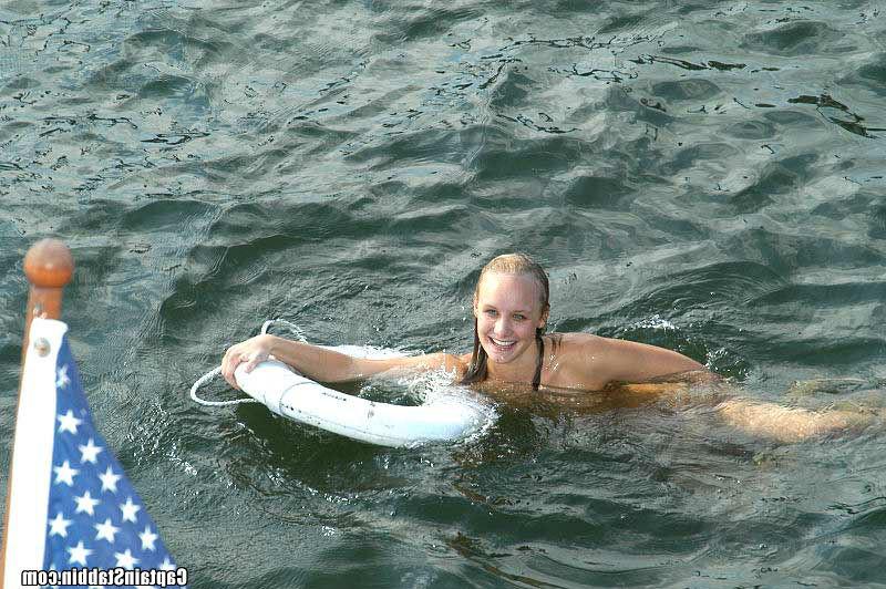 12P 12 pics and 1 movie of Leea from Captain Stabbin