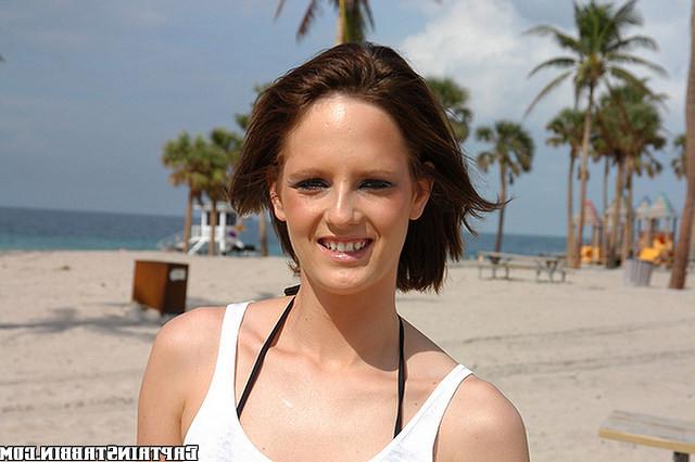 12P 12 pics and 1 movie of Andi from Captain Stabbin
