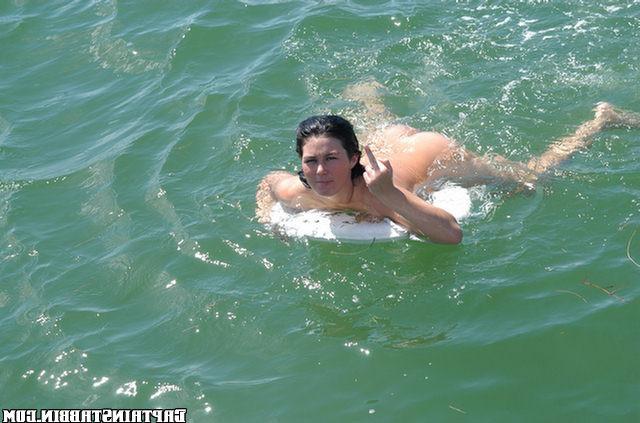 12P 12 pics and 1 movie of Ashley from Captain Stabbin