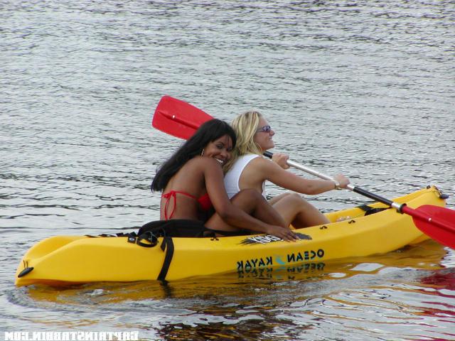 12P 12 pics and 1 movie of Amber from Captain Stabbin