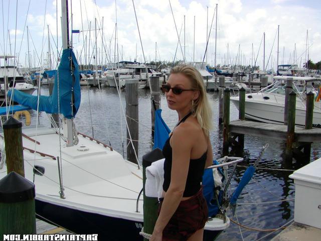 12P 12 pics and 1 movie of Jasmine from Captain Stabbin