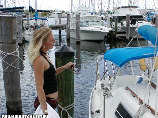 12P 12 pics and 1 movie of Jasmine from Captain Stabbin