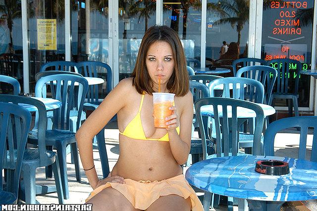 12P 12 pics and 1 movie of Hannah from Captain Stabbin