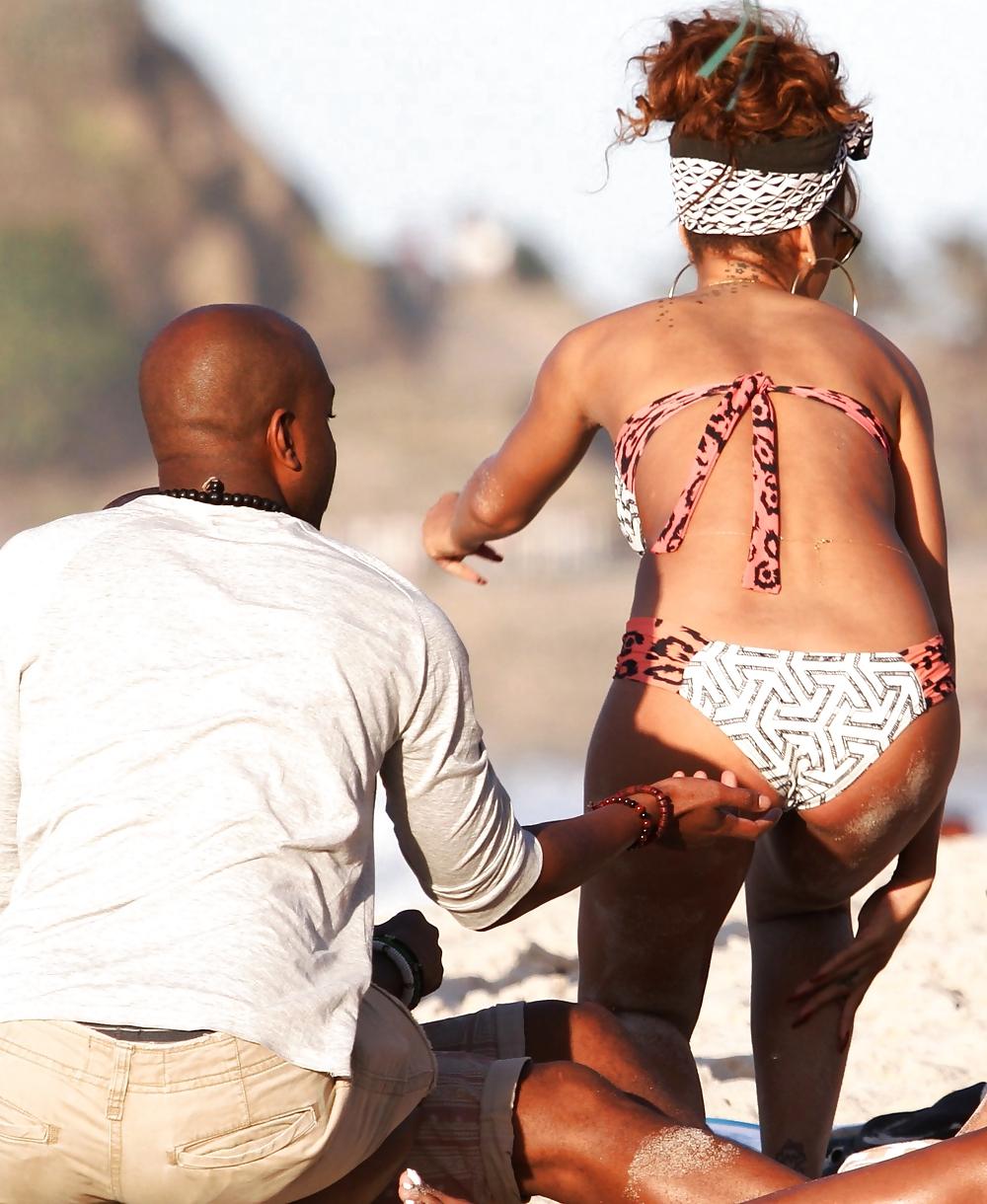25P Rihanna High in Hawaii 