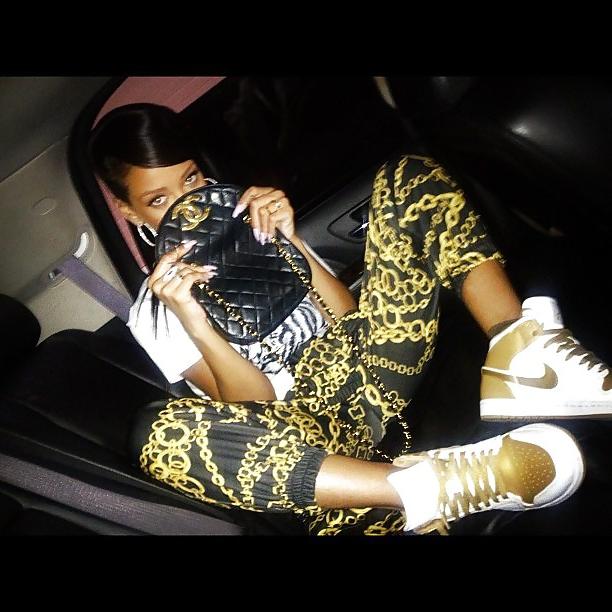 25P Rihanna High in Hawaii 