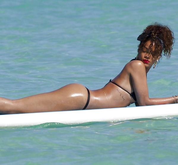 25P Rihanna High in Hawaii 
