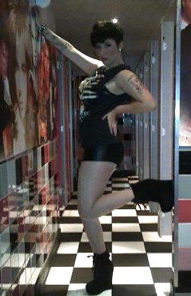 9P Facebook slag from birmingham 20 yr old non nude