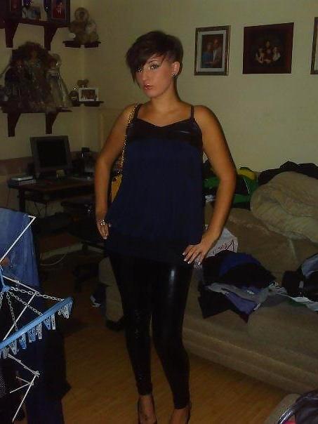 9P Facebook slag from birmingham 20 yr old non nude