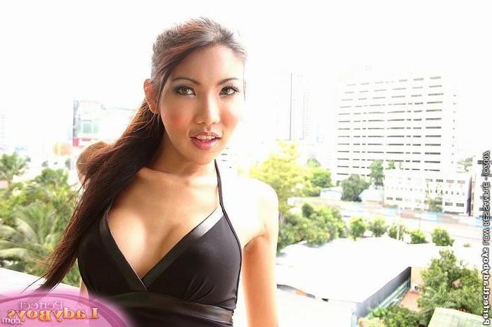 20P Thai ladyboy getting a thick cock up the ass