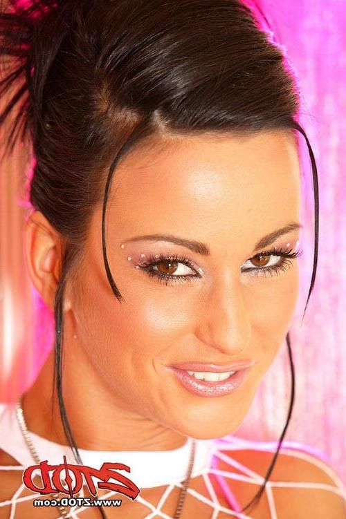 17P Horny brunette vixen gets her ass slammed with cock