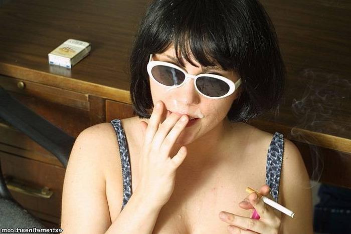 15P Anal freak rips open her own red asshole