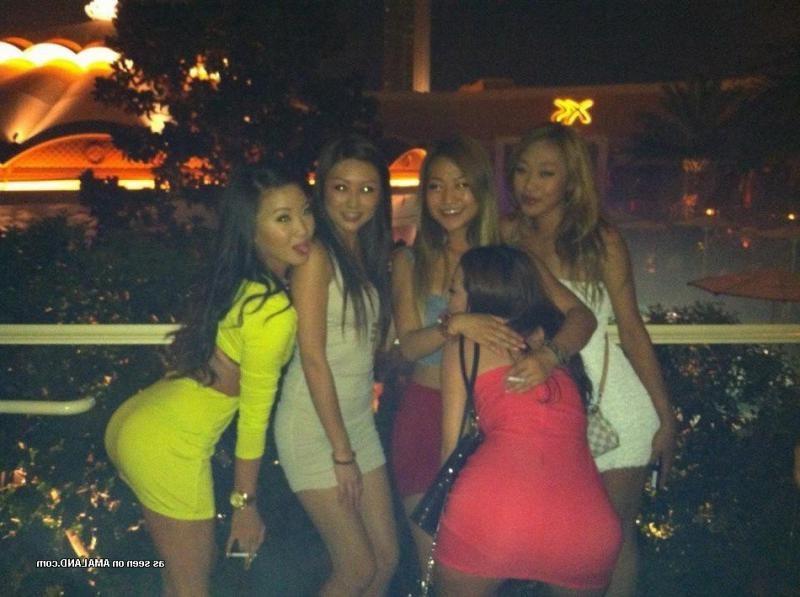 15P Sexy amateur Asian babes posing for the cam
