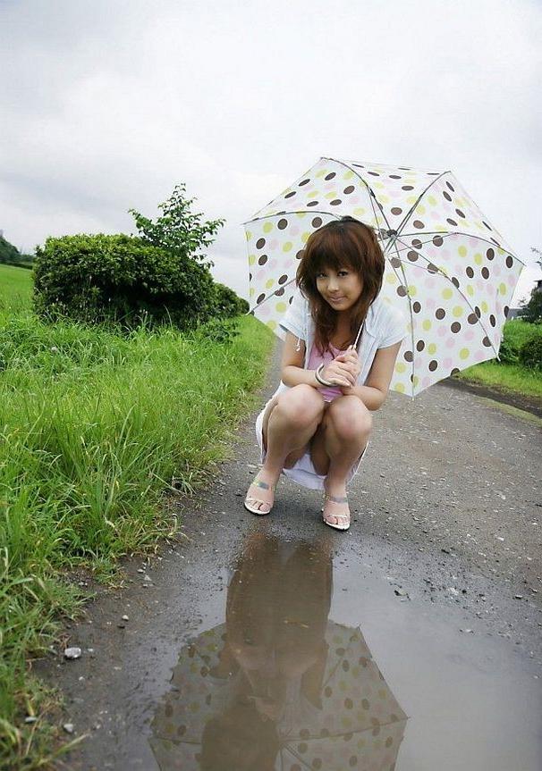 15P Japanese babe Sakurako showing her ass and titties