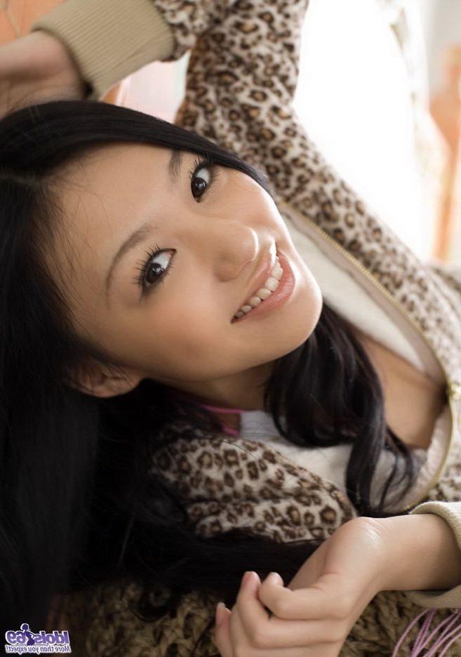 15P Petite japanese babe Aino shows nice ass and pussy