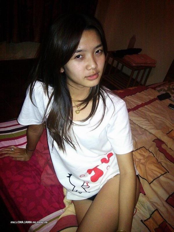 10P Sexy non-nude pics from a slutty Asian amateur teen