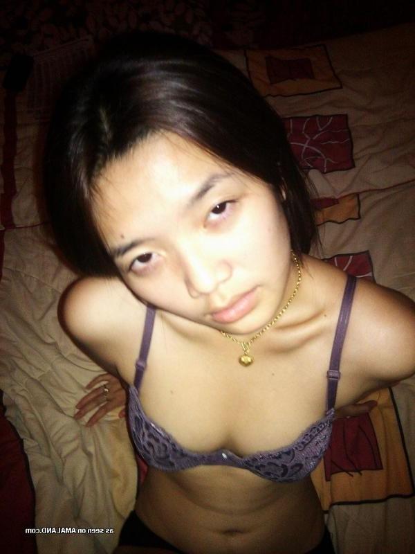 10P Sexy non-nude pics from a slutty Asian amateur teen