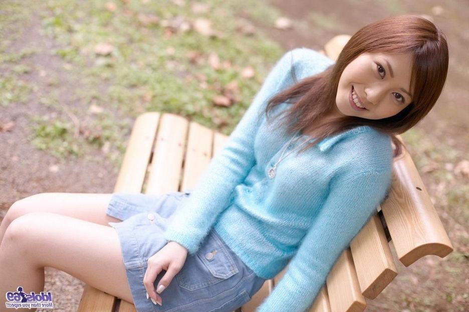 15P Asian beauty Jun Seto shows her sexy ass and pussy