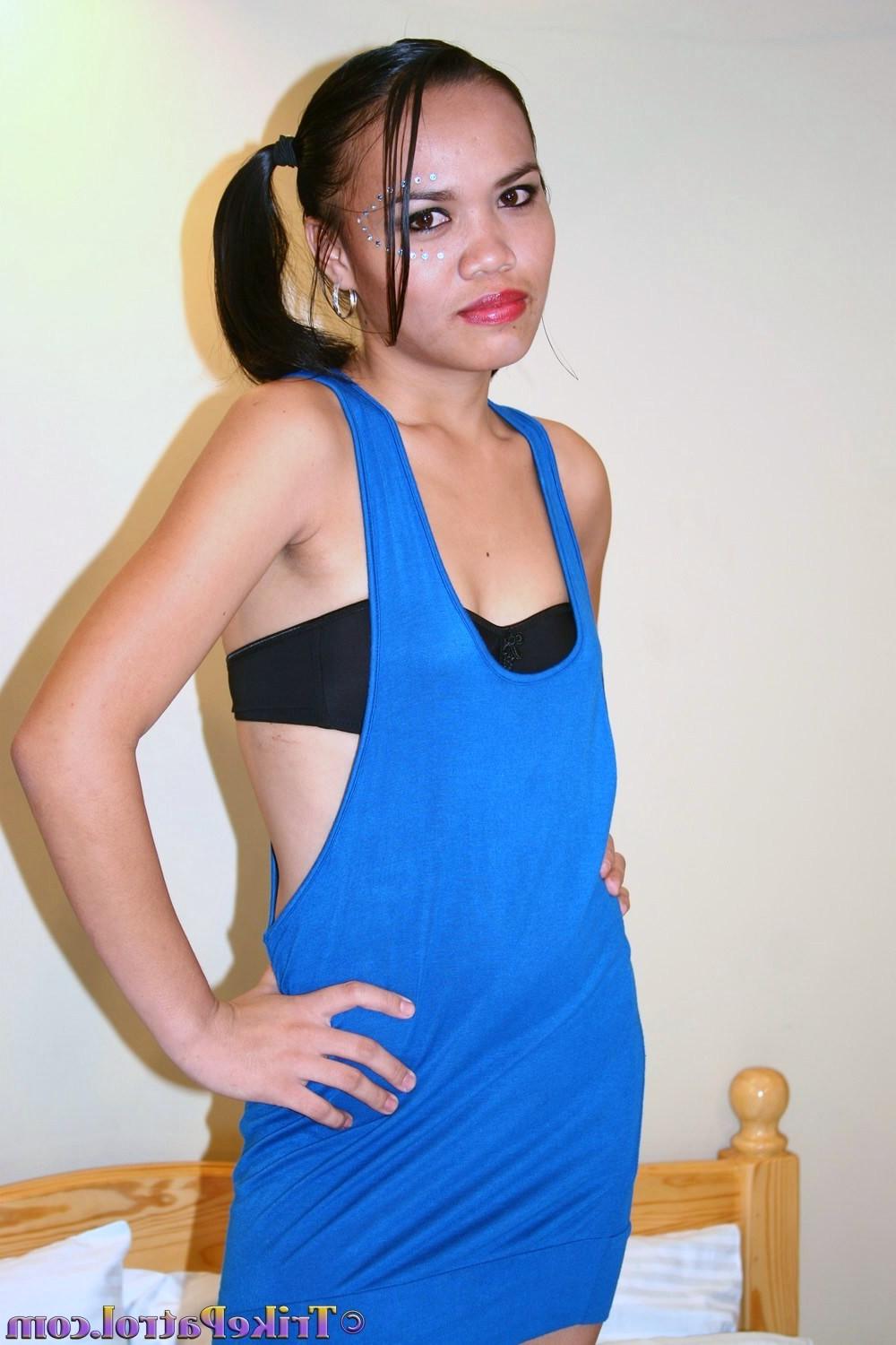 19P Wild Pinay amateur sucks white dick like there's no tomorrow