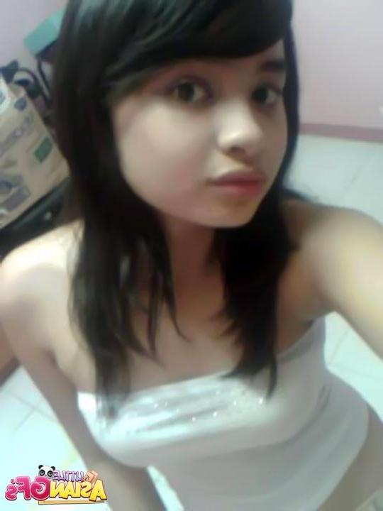 10P Horny asian amateur teens get naked