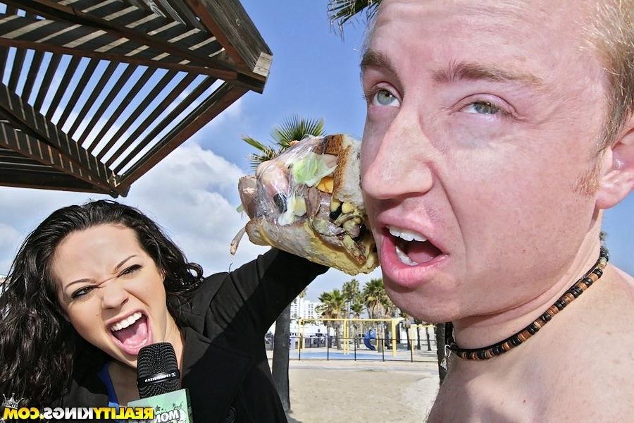 16P Asian hottie Jaden Lee fucks a stranger for money