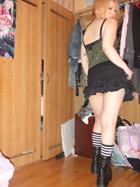 16P Nice selection of naughty and hot amateur asian babes
