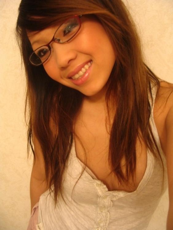 16P Mega oozing hot and delicious Asian girls posing naked