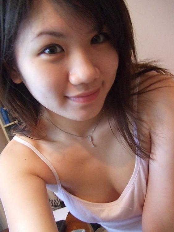 16P Mega oozing hot and delicious Asian girls posing naked