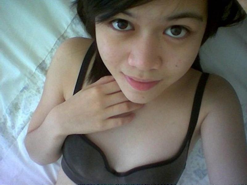 16P Asian teen nymph enjoy showing her sweet and juicy body