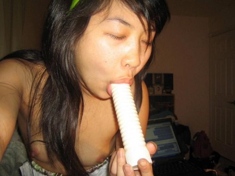16P Mega oozing hot and delicious Asian girls posing naked