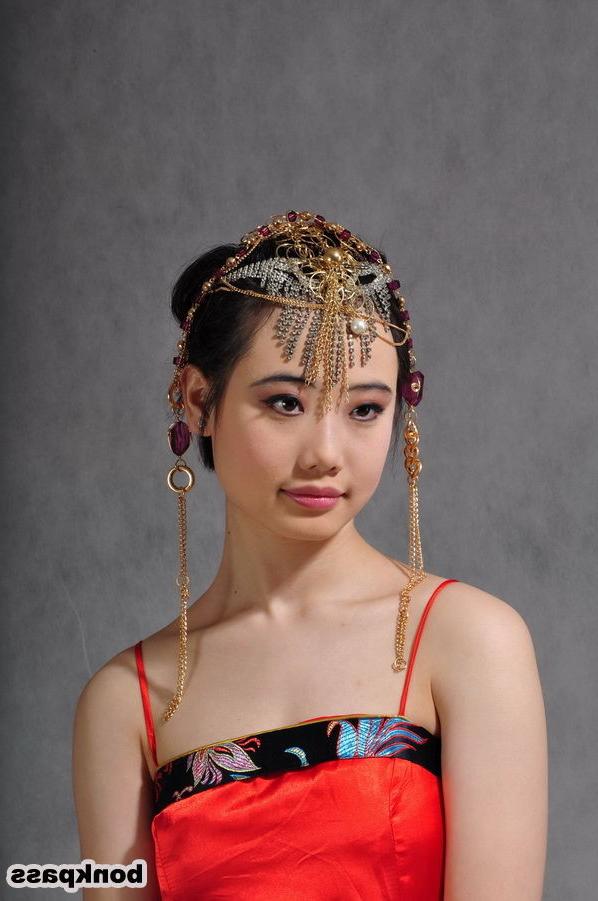 12P Sweet Chinese girl in traditional costume