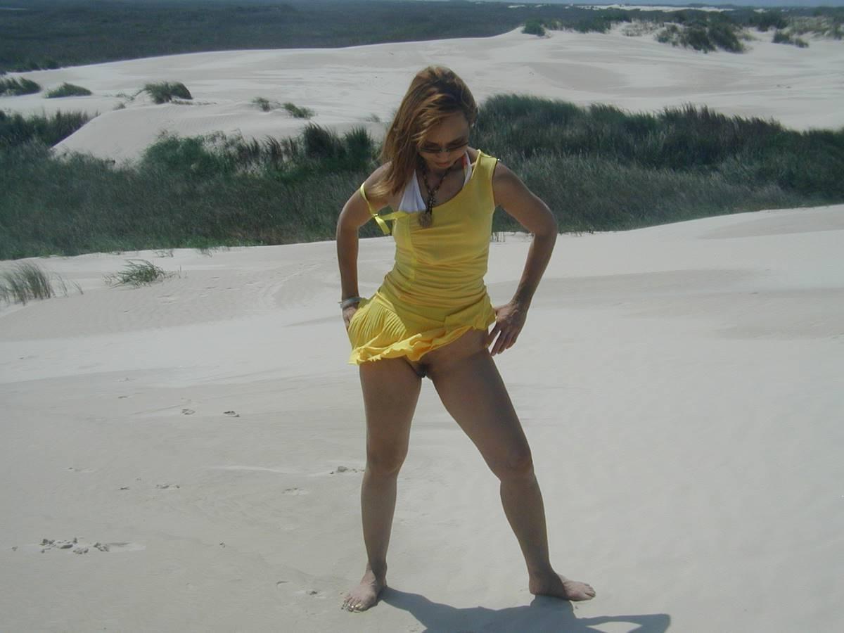 15P Asian amateur girls posing