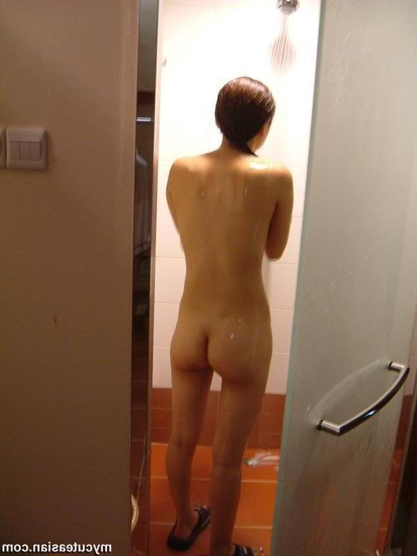 15P Asian amateur and her intime parts outdoors