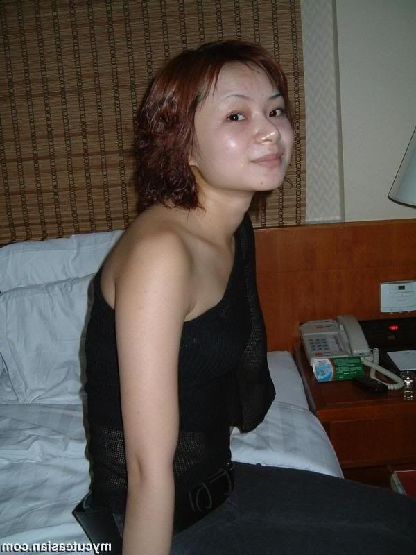 15P Asian amateur and her intime parts outdoors