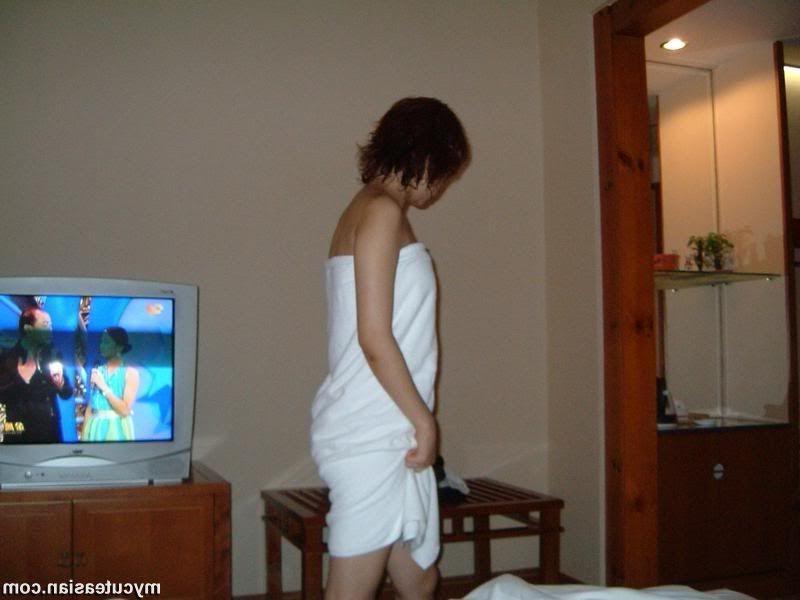 15P Asian amateur and her intime parts outdoors