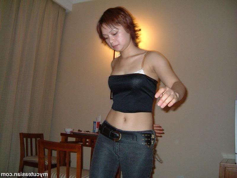 15P Asian amateur and her intime parts outdoors