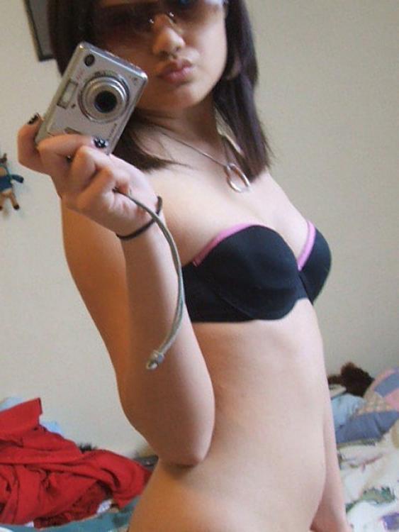 16P Nice selection of naughty and hot amateur asian babes