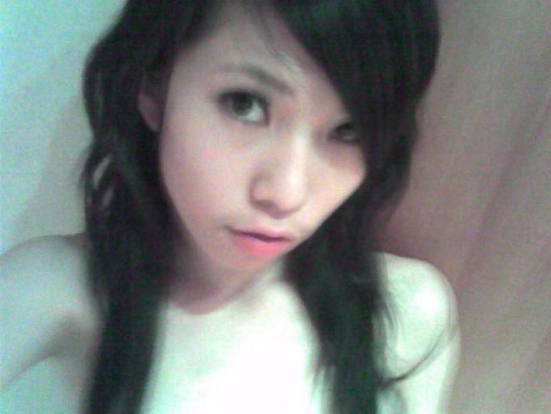 16P Nice selection of naughty and hot amateur asian babes