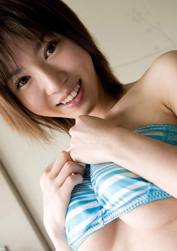 15P Mai naughty Asian teen is sexy and has a nice body