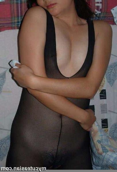 15P Asian amateur girlfriends homemade photos