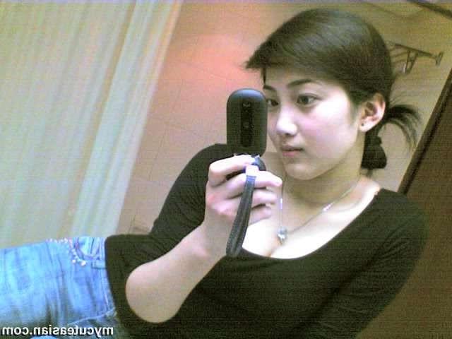 15P Asian amateur girlfriends homemade photos