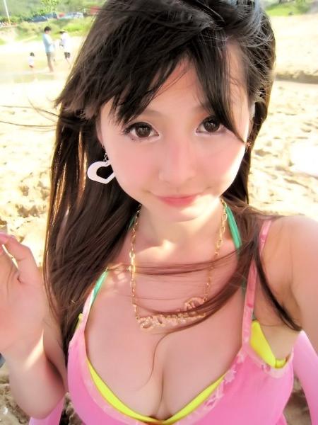 16P Naughty and hot selfpics taken by an amateur Asian chick