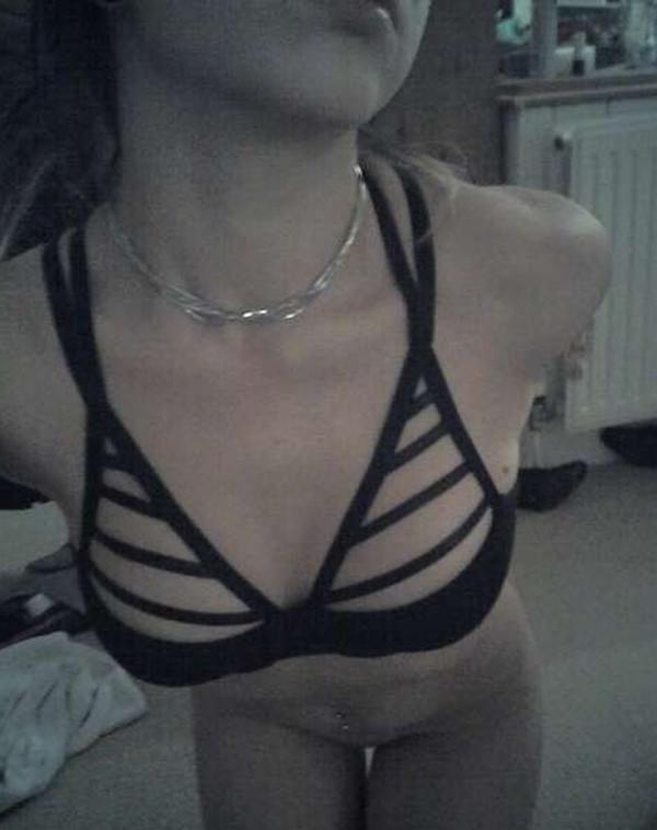 16P Naughty and hot selfpics taken by an amateur Asian chick