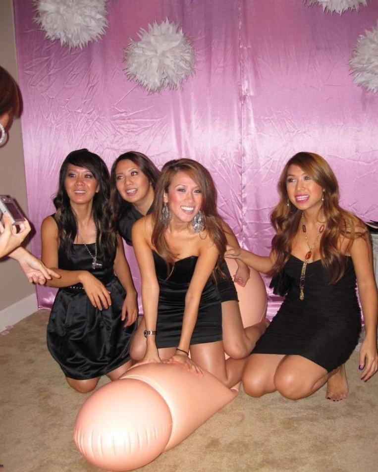 16P Naughty and hot selfpics taken by an amateur Asian chick